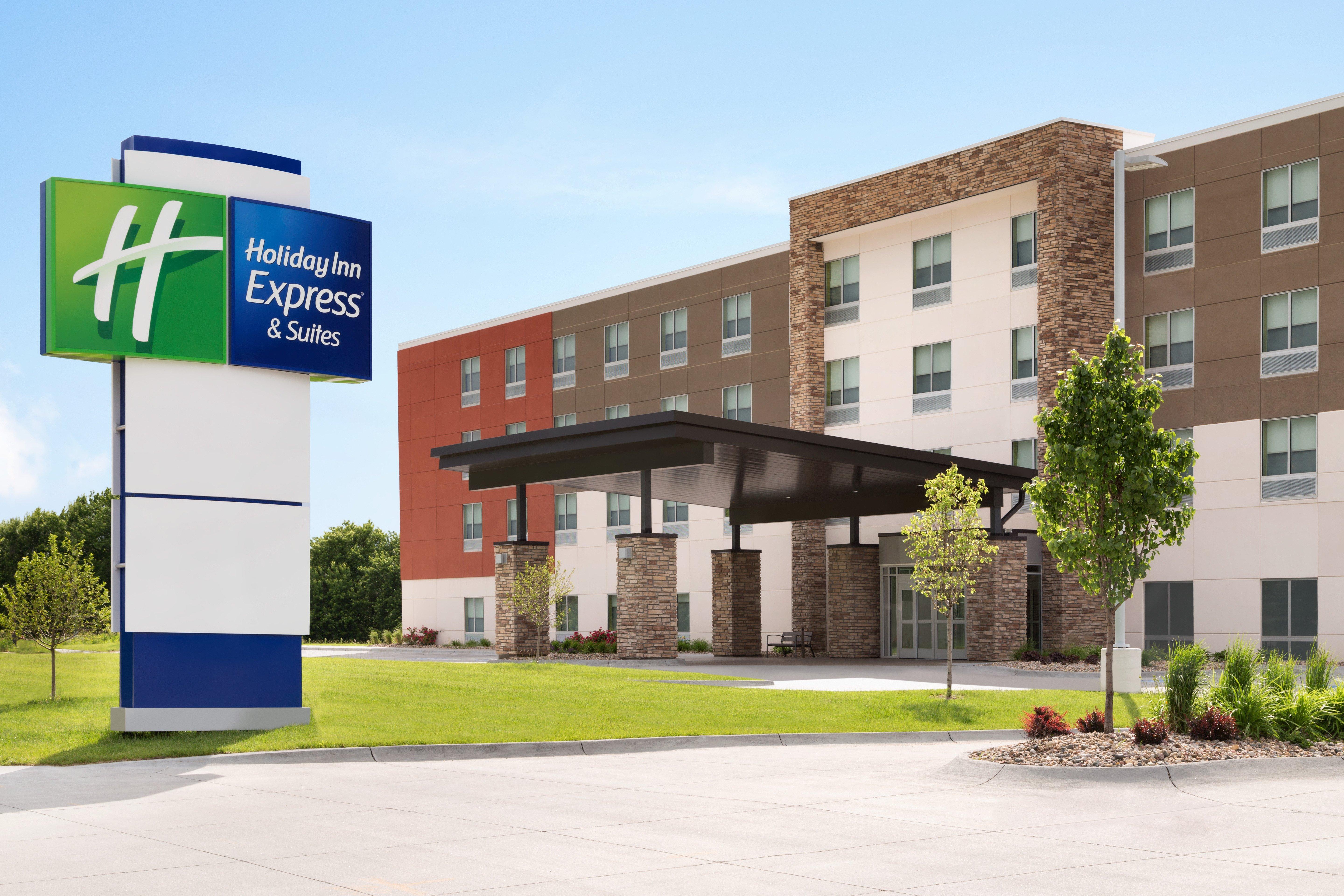 Holiday Inn Express & Suites - Savannah W - Chatham Parkway By Ihg Eksteriør billede